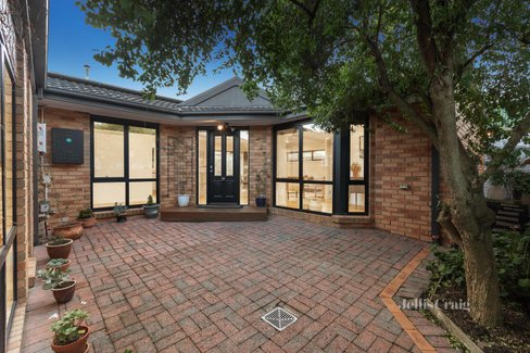 2 17 Connie Street Bentleigh East 3165