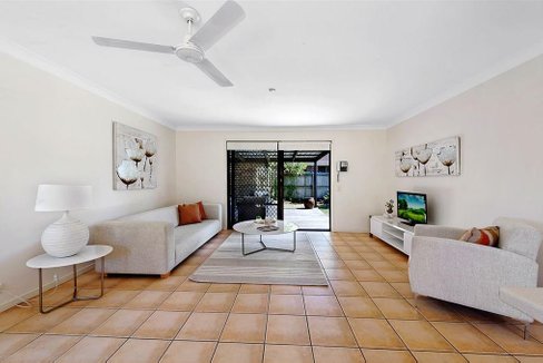 2/17 Gardiners Place, SOUTHPORT QLD 4215