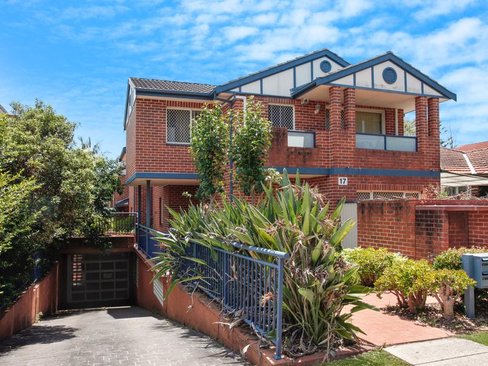 2/17 Graham Road, NARWEE NSW 2209