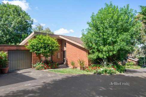 2 177 Mountain View Road Greensborough 3088