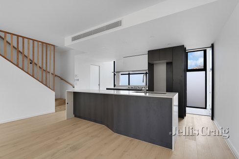 2/18 Becket Avenue Bentleigh East 3165