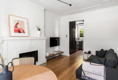 2/18 Bowen Crescent Princes Hill 3054