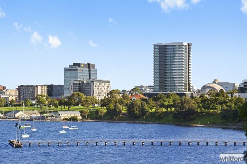 2/18 Cavendish Street, Geelong