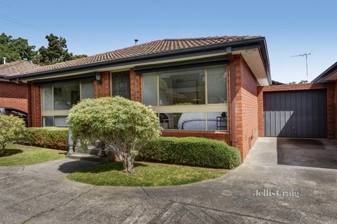 2 18 Greenwood Avenue Ringwood 3134