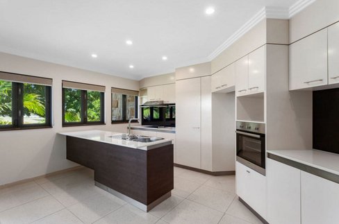 2/18 Menton Avenue, Varsity Lakes QLD 4227