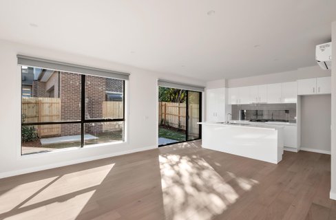 2/18 Mines Road  Ringwood 3134