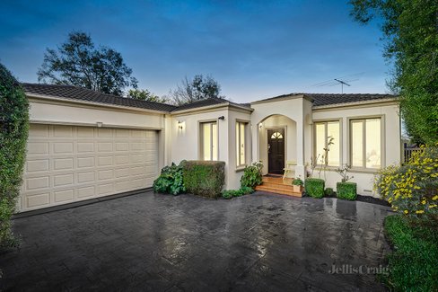2/18 Sunhill Road Templestowe Lower 3107