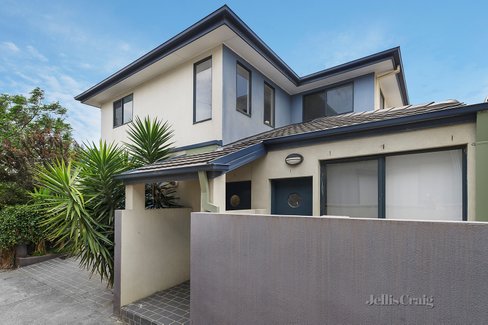 2/184 Separation Street Northcote 3070