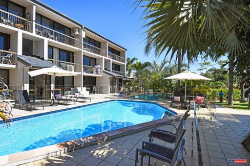 2/1849 Gold Coast Highway, BURLEIGH HEADS QLD 4220