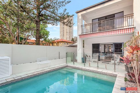 2/1890 Gold Coast Highway, BURLEIGH HEADS QLD 4220