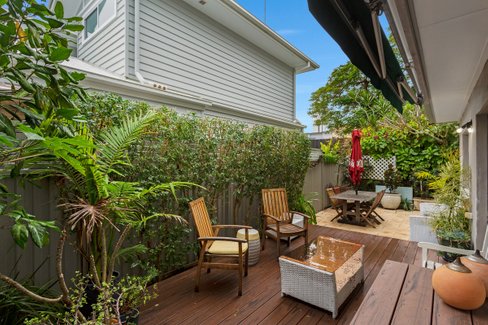 2/19 Elder Entrance, Burleigh Heads QLD 4220