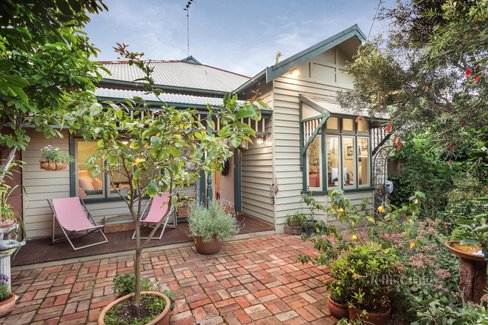 219 Esplanade West  Port Melbourne 3207