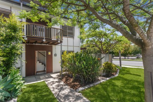 2/193 Melton Road, NUNDAH QLD 4012