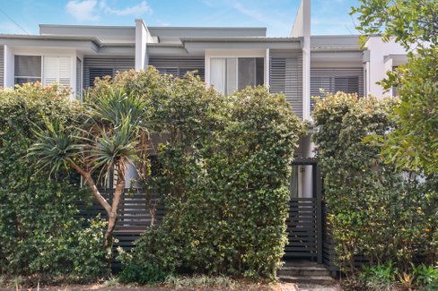 2/2-8 Canthium Way, CASUARINA NSW 2487