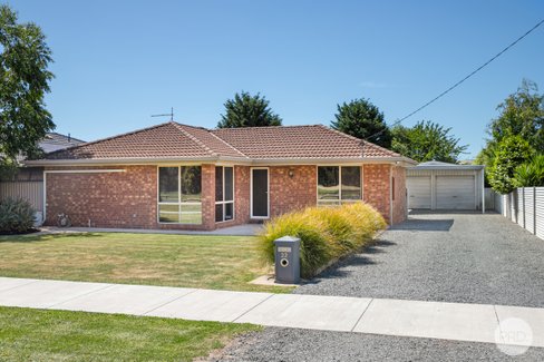 22 Albert Street, MINERS REST VIC 3352