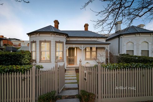 22 Auburn Grove Armadale 3143