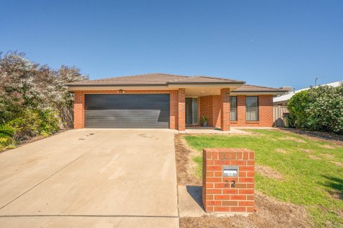 22 Barrima Drive, GLENFIELD PARK NSW 2650