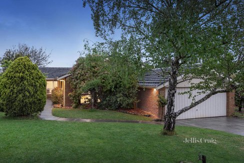 22 Bizley Street Mount Waverley 3149