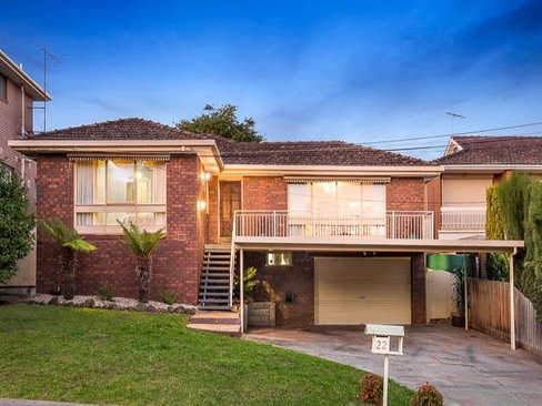 22 Caravelle Crescent Strathmore Heights 3041