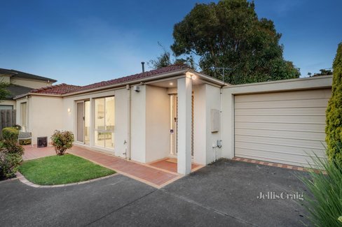 2 2 Charles Street Bentleigh East 3165