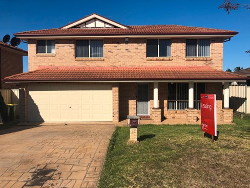 22 Coco Drive, GLENMORE PARK NSW 2745