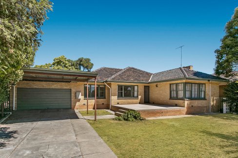 22 Cook Street, FLORA HILL VIC 3550