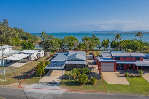22 Davison Road, WILSON BEACH QLD 4800