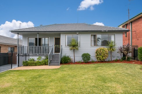 22 Elouera Crescent, KANAHOOKA NSW 2530