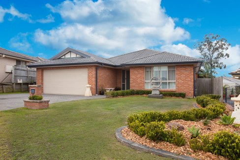 22 Hibiscus Crescent, ABERGLASSLYN NSW 2320