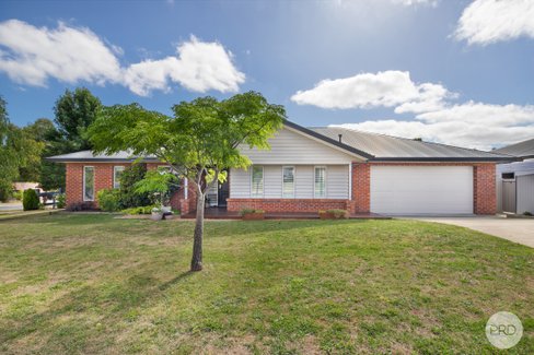22 Hillview Road, BROWN HILL VIC 3350