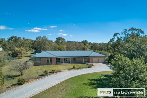 22 Kingswood Drive, TAMWORTH NSW 2340