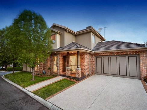 22 Kingswood Rise Box Hill South 3128