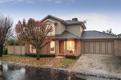 22 Kingswood Rise Box Hill South 3128