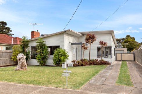 22 Knight Avenue Herne Hill 3218