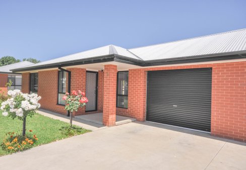 2/2 Macquarie Street, MOUNT AUSTIN NSW 2650