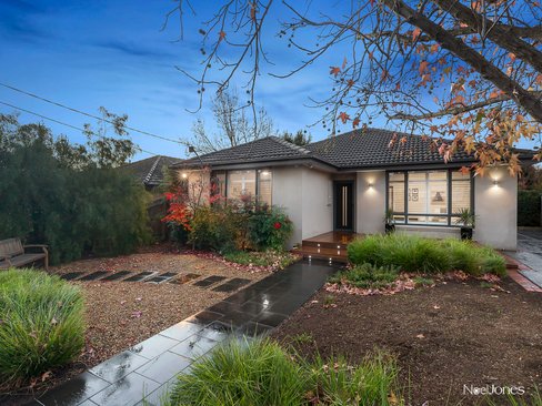 22 Morrie Crescent Blackburn North 3130
