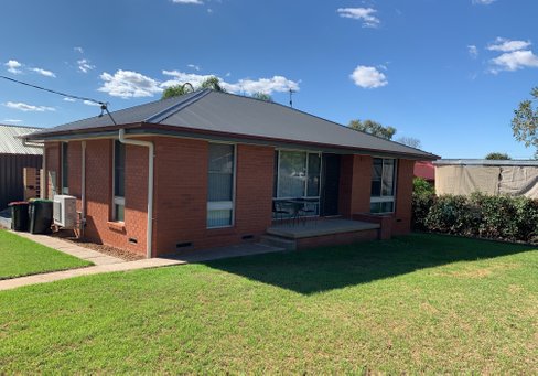 22 Pine Street, TUMUT NSW 2720