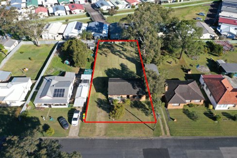 22 Southern Avenue, TARRO NSW 2322