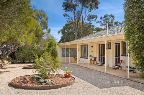 22 Vanstan Road Castlemaine 3450