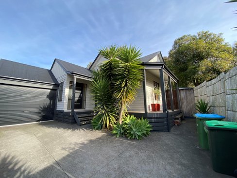 2/2 Victoria Street Ringwood East 3135