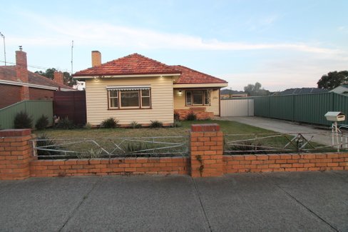 22 Water Street, BROWN HILL VIC 3350