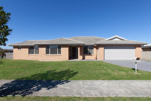 22 Woodhurst Street, LARGS NSW 2320