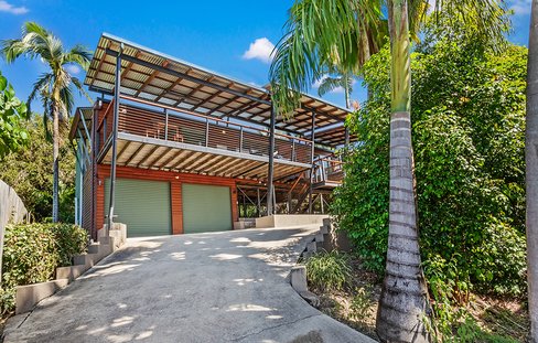 2/20 Abell Road, CANNONVALE QLD 4802