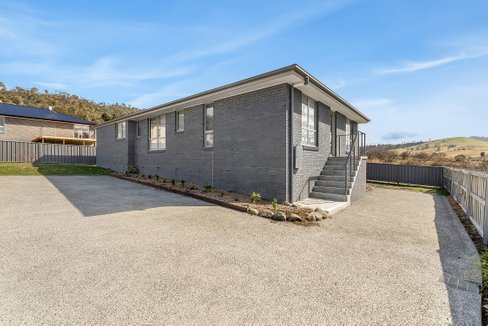 2/20 Iden Rd, BAGDAD TAS 7030