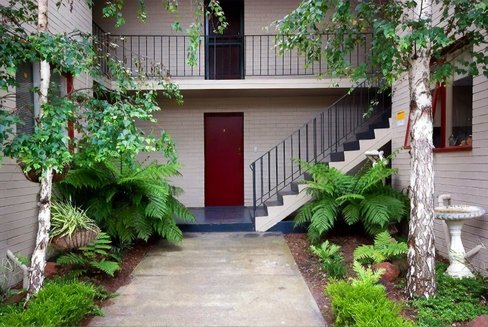2 205 Station Street Fairfield 3078