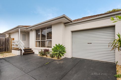 2/21 Bonny Street Bentleigh East 3165