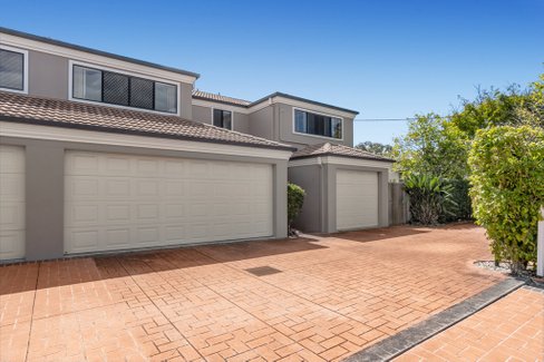 2/21 Broughton Road, KEDRON QLD 4031