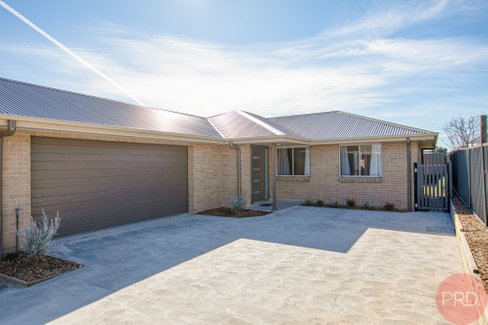 2/21 Clift Street, GRETA NSW 2334
