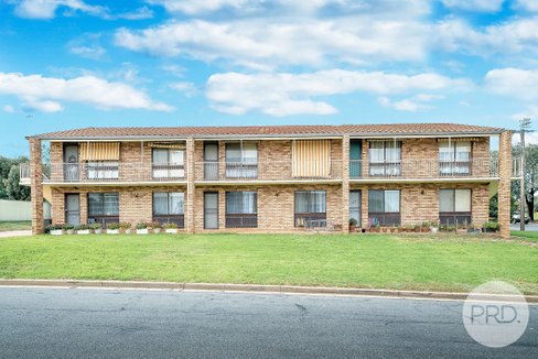 2/21 Nordlingen Drive, TOLLAND NSW 2650