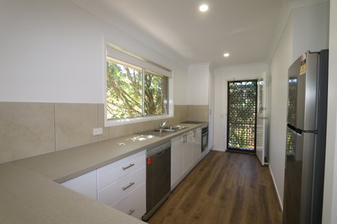 2/21 Surf Parade, BROADBEACH QLD 4218